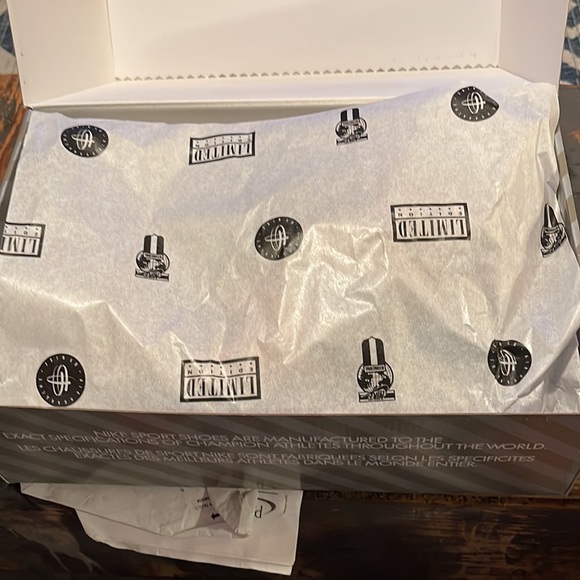 Nike Air Huarache “Light British Tan and Geode Green” - Picture 16 of 16